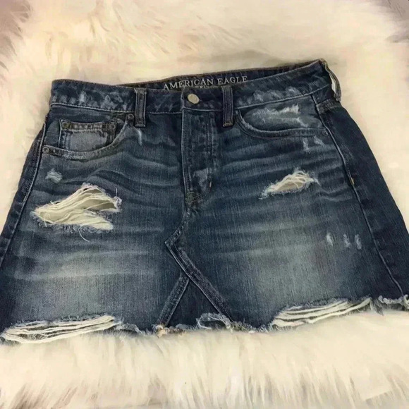 American Eagle Outfitters Distressed Denim Jean Mini Skirt Size 4 - Picture 1 of 7